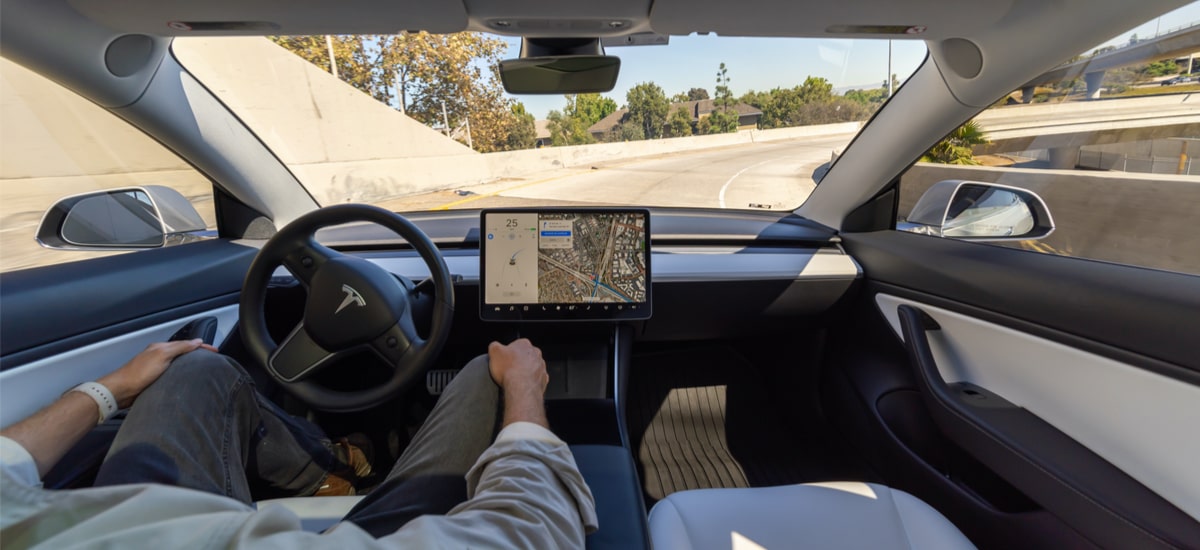 tesla autopilot jak działa