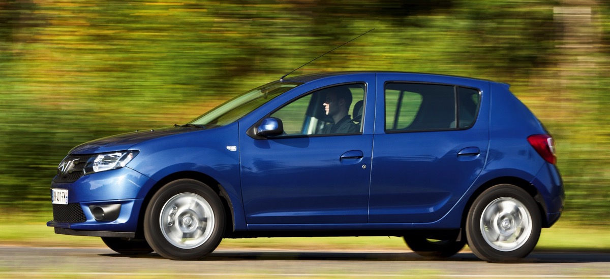 nowa dacia sandero hybryda