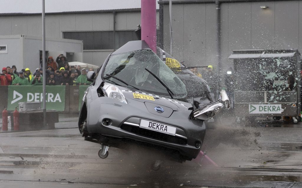 Nissan Leaf crash test 