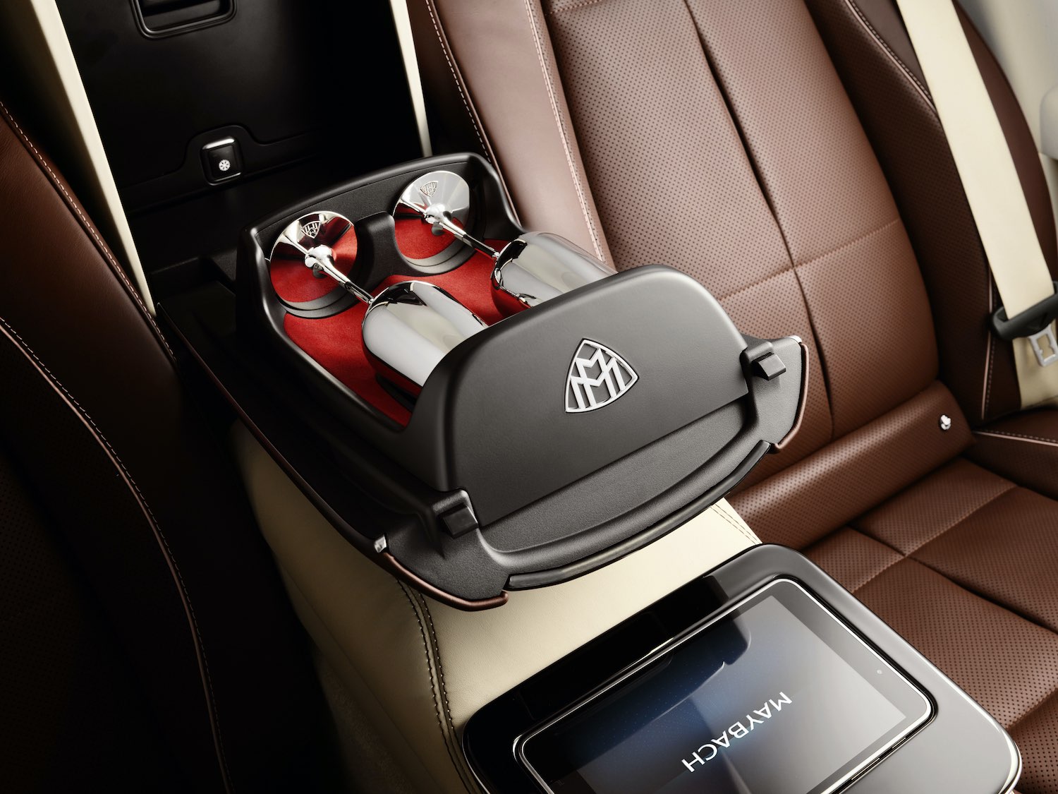 Mercedes Maybach GLS konkurenci 