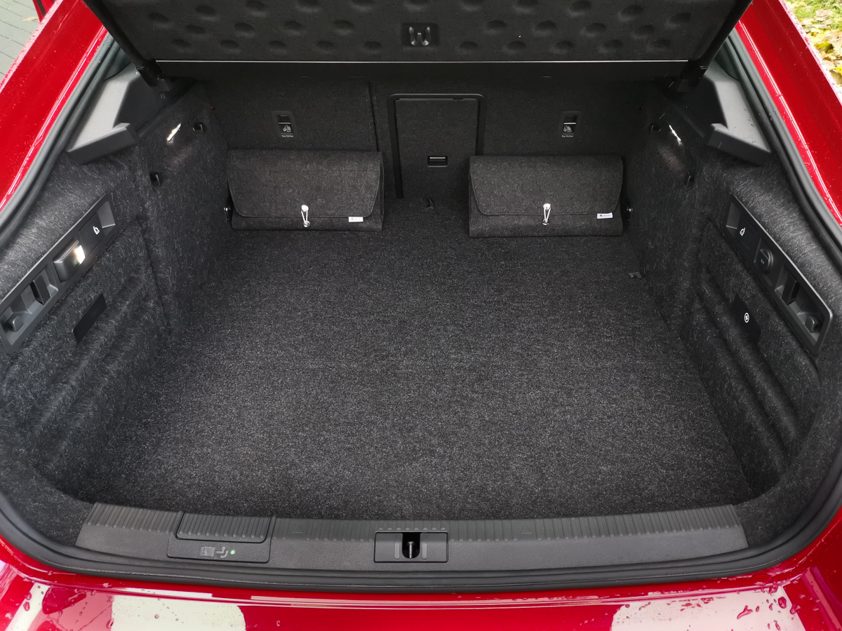 Skoda Superb iV hybrid test 