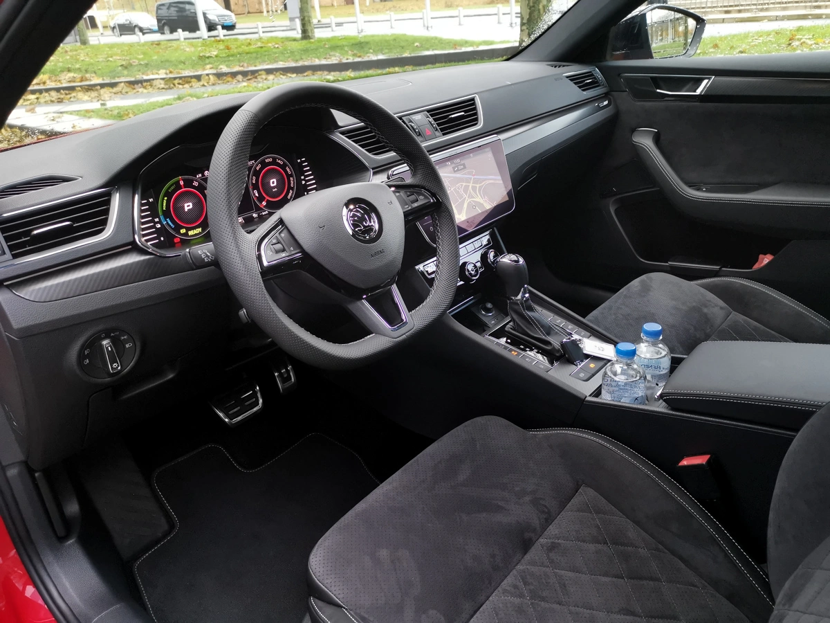 Skoda Superb iV hybrid test