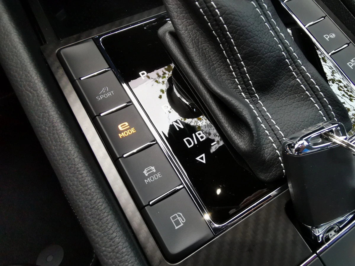 Skoda Superb iV hybrid test