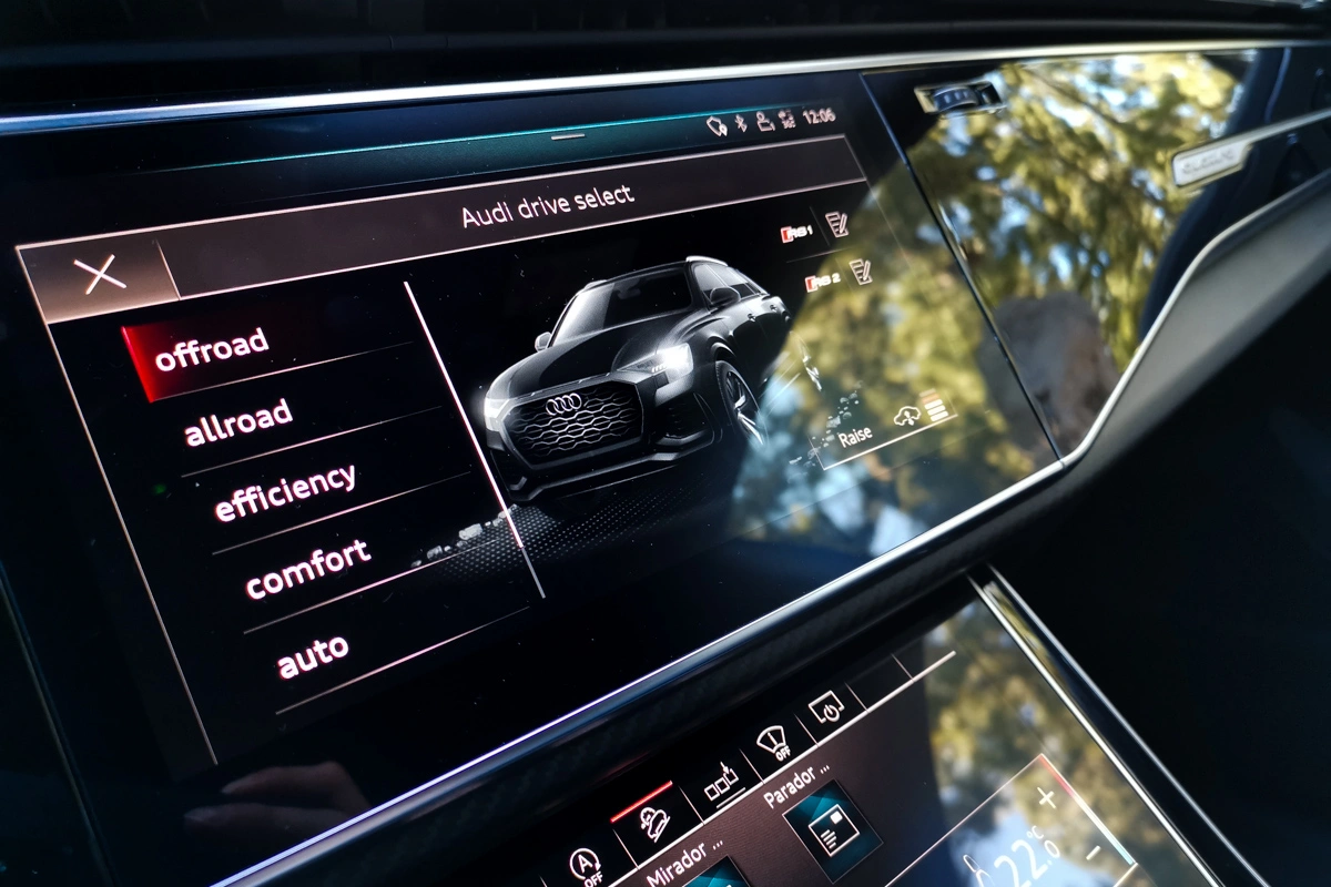 Audi RS Q8 2020 test 