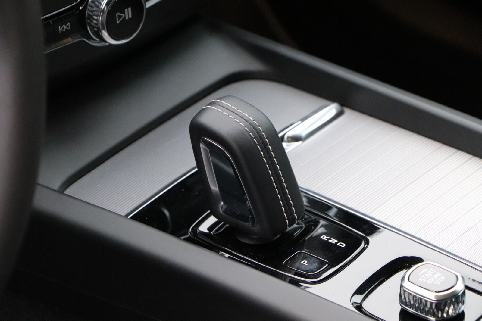 volvo xc60 r-design ceny 