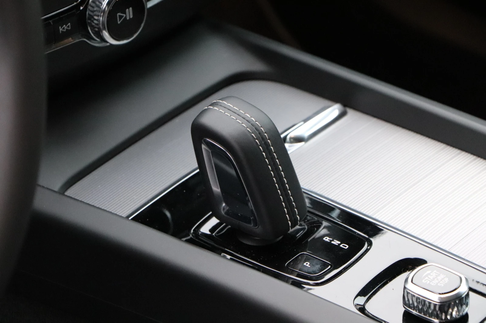 volvo xc60 r-design ceny 