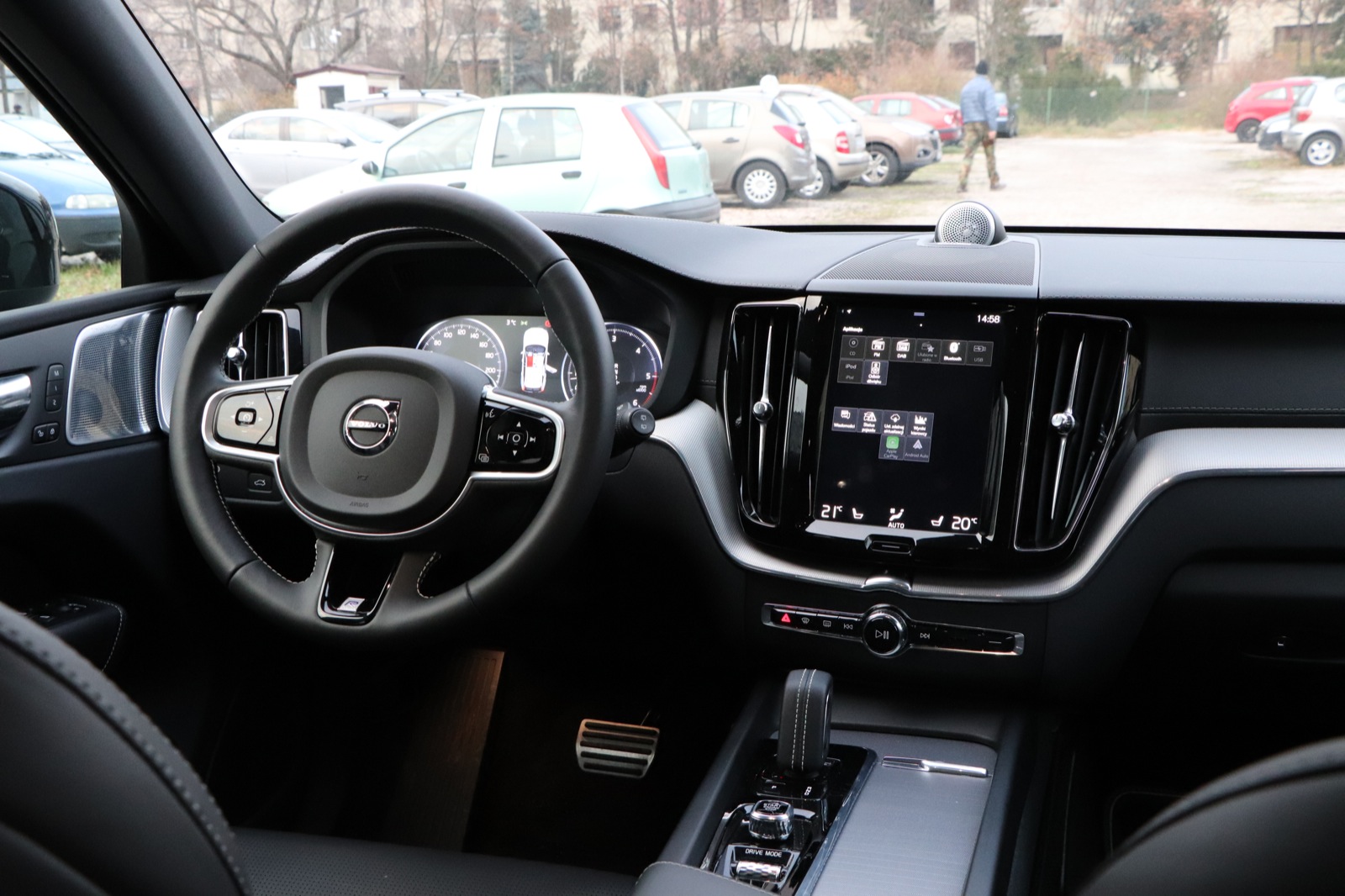 volvo xc60 r-design ceny 