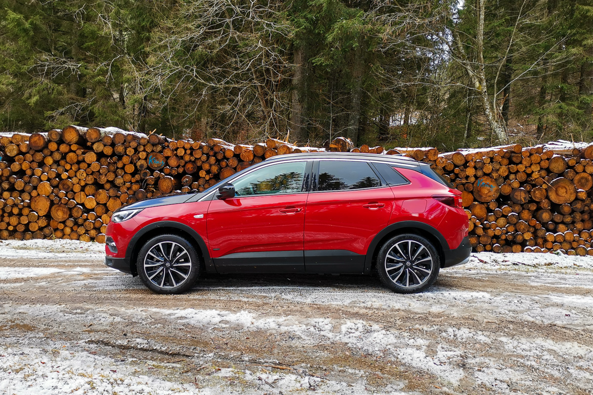 Opel Grandland X Hybrid4 test 
