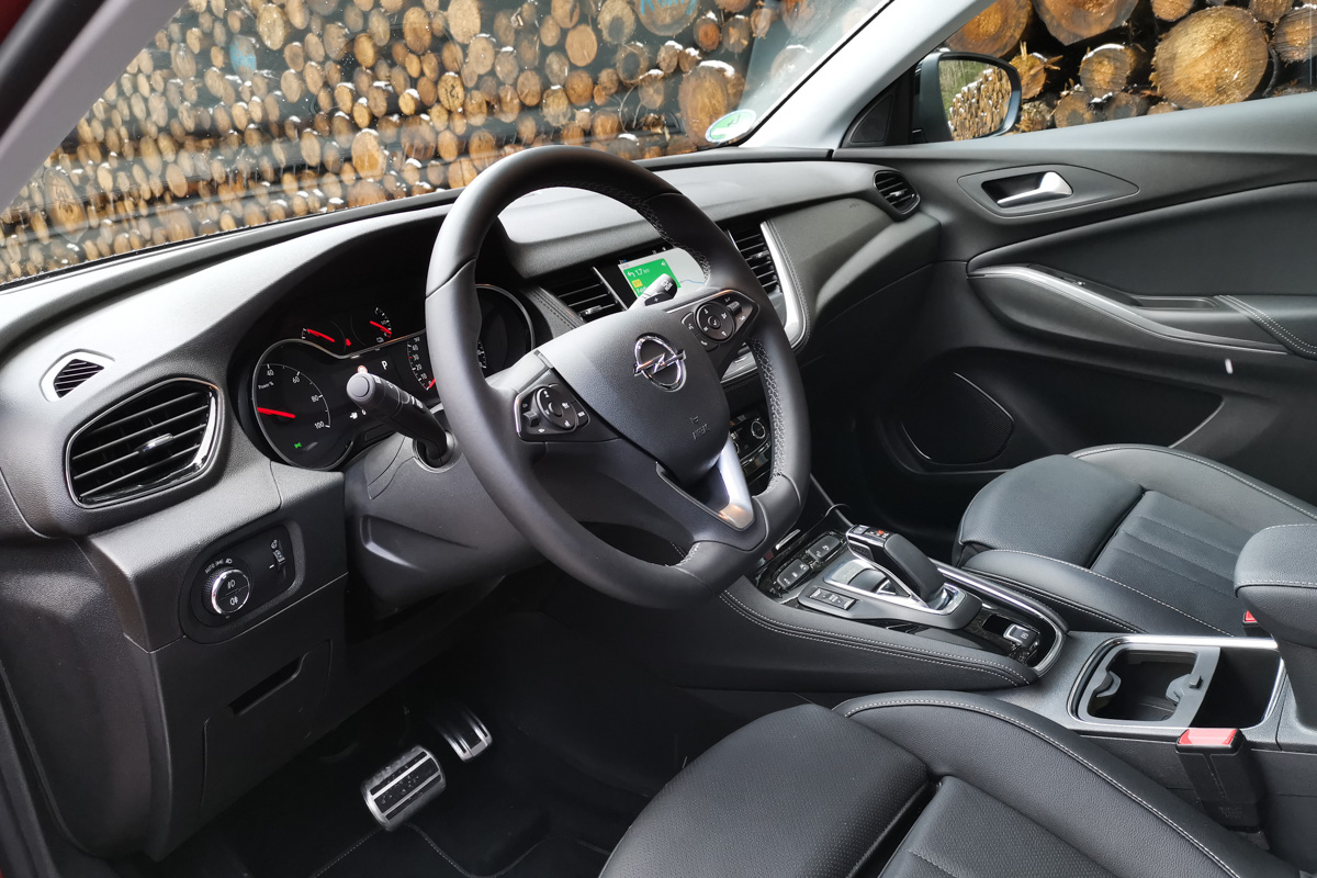 Opel Grandland X Hybrid4 test 
