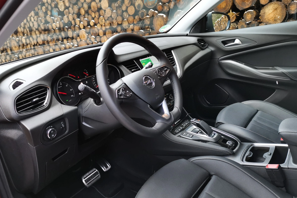 Opel Grandland X Hybrid4 test 