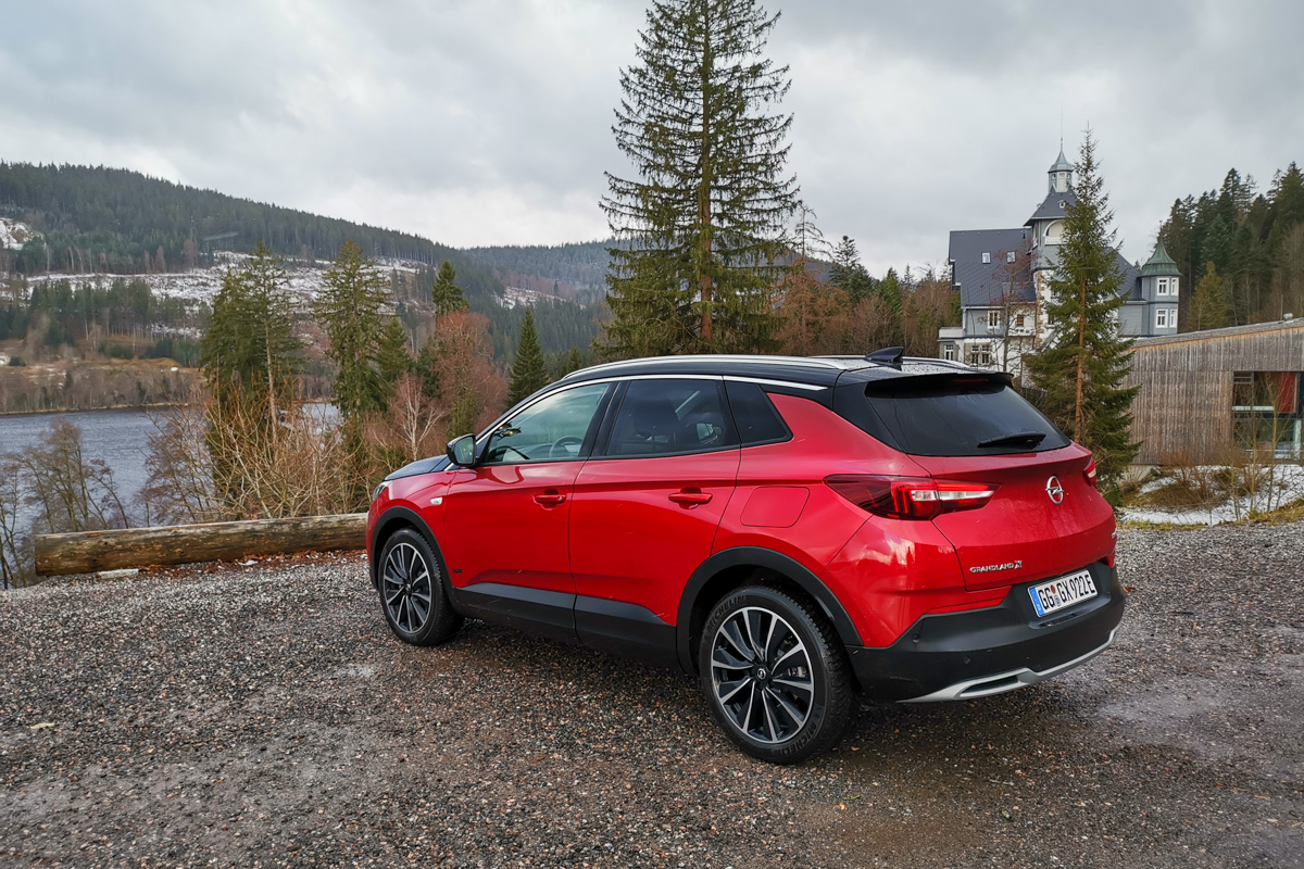 Opel Grandland X Hybrid4 test 