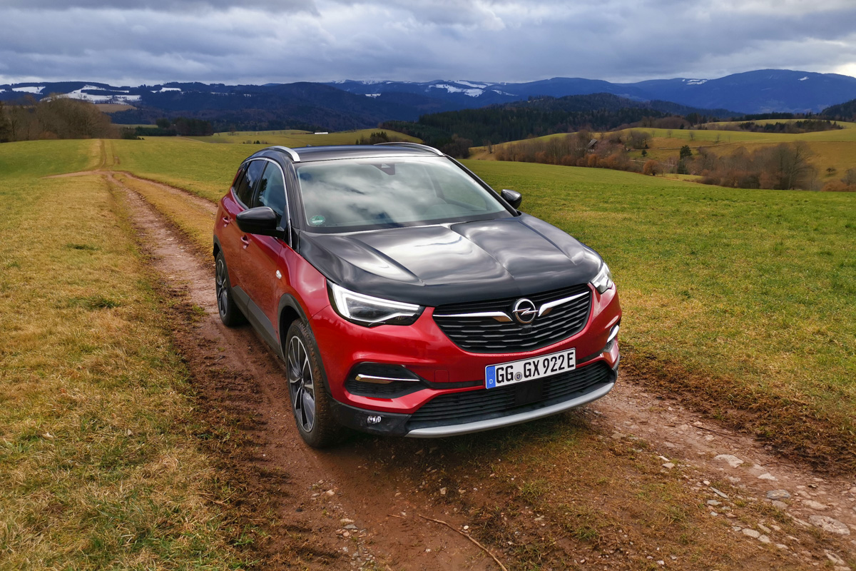 Opel Grandland X Hybrid4 test 