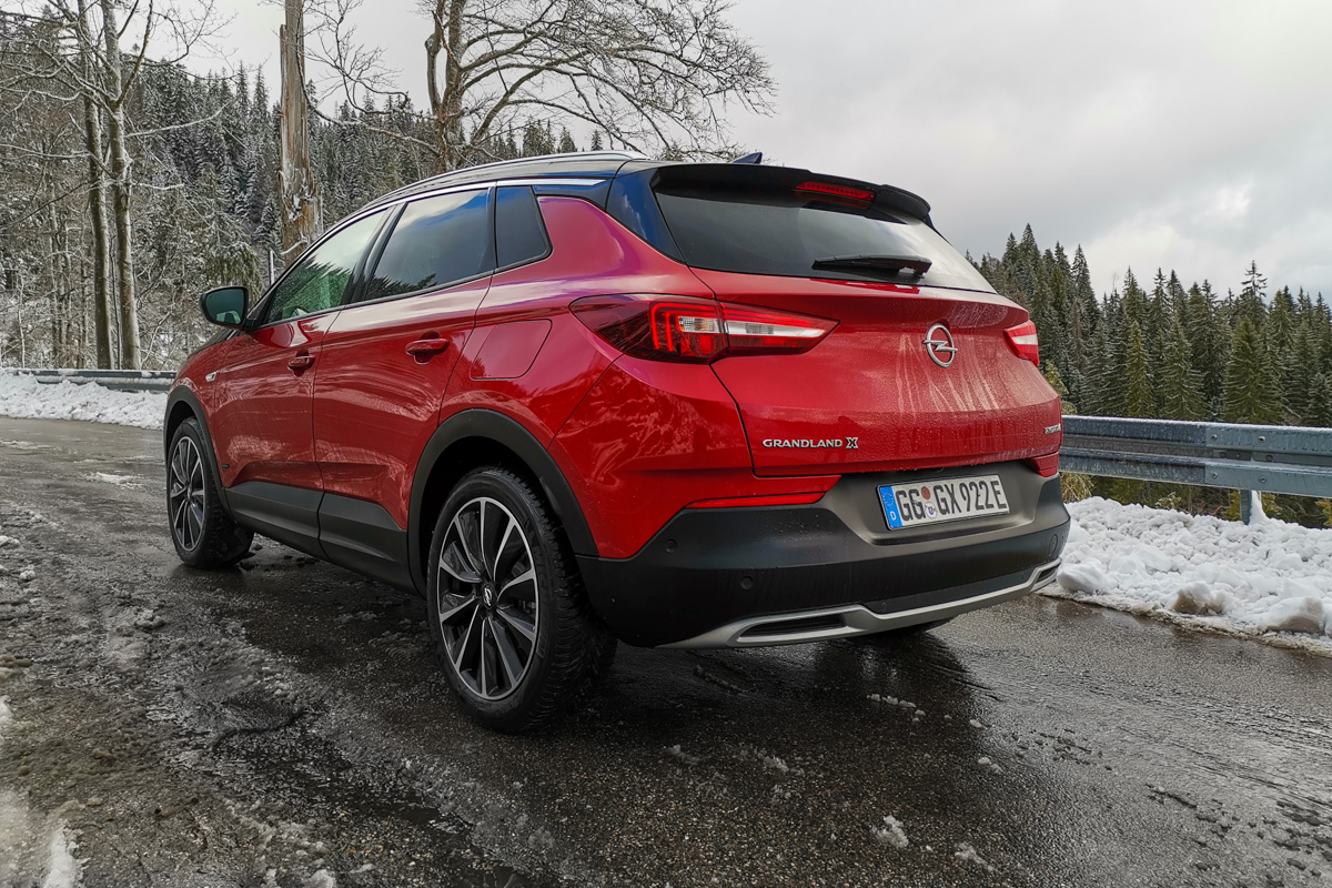 Opel Grandland X Hybrid4 test 