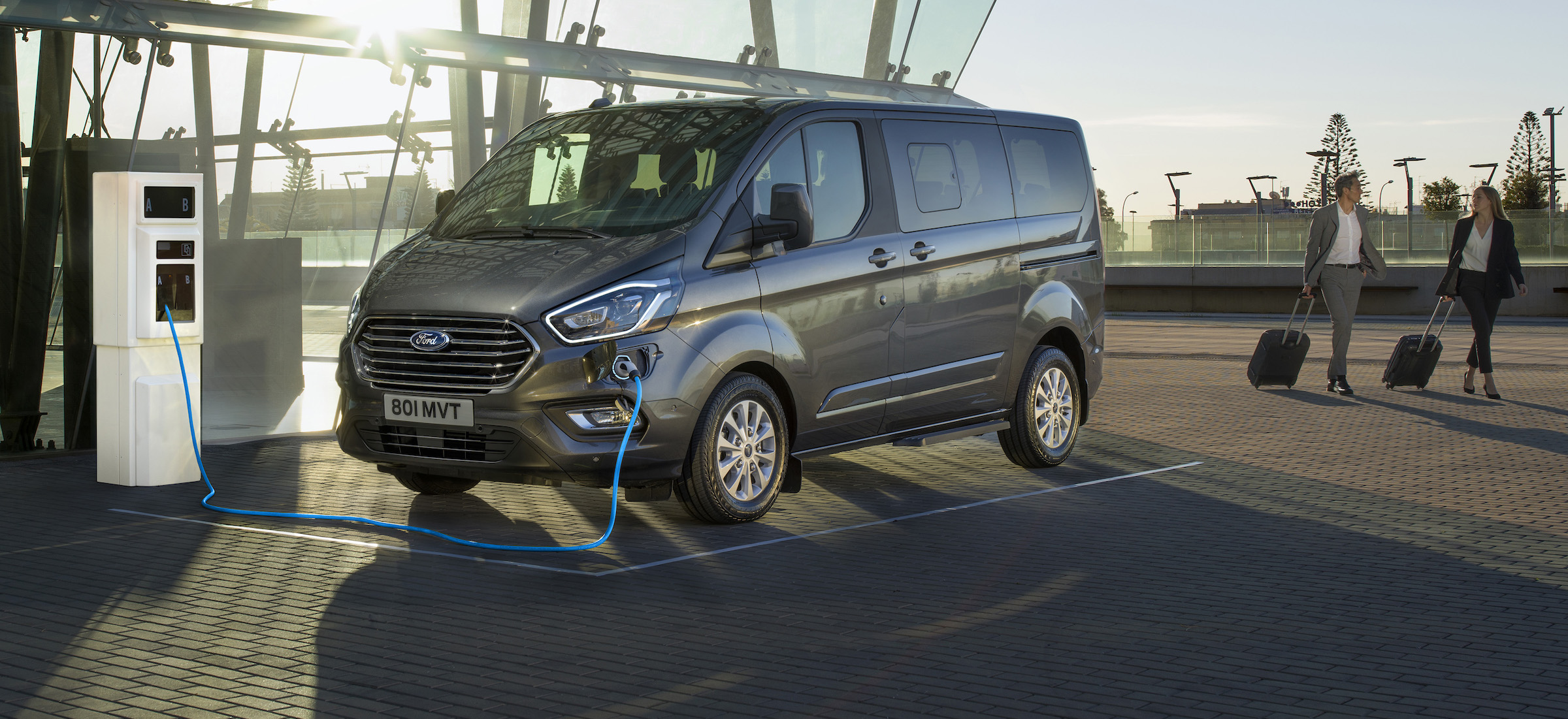 ford tourneo custom phev