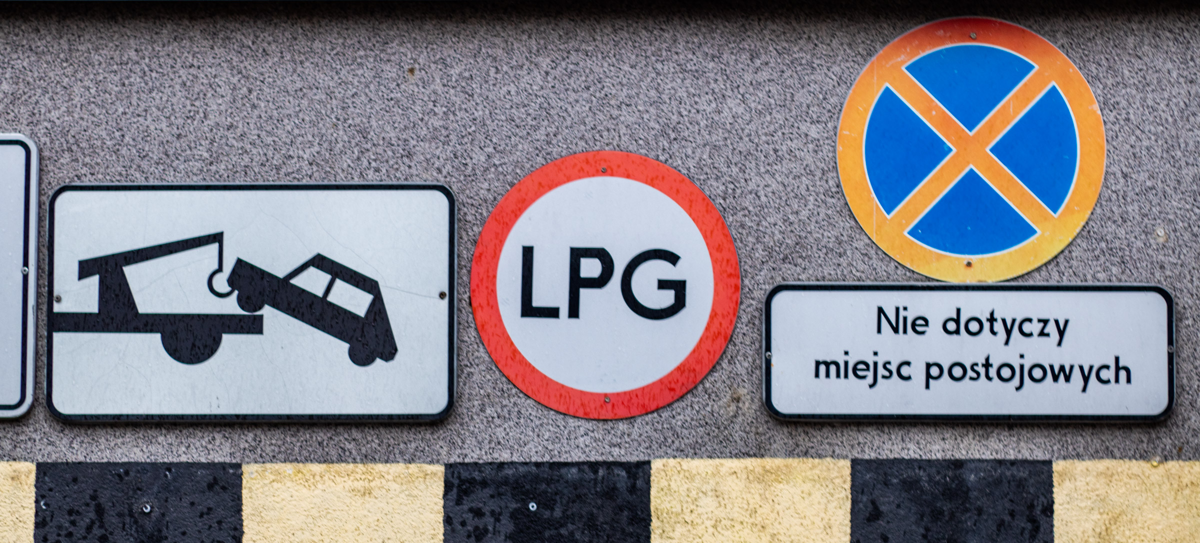samochód lpg w garażu podziemnym