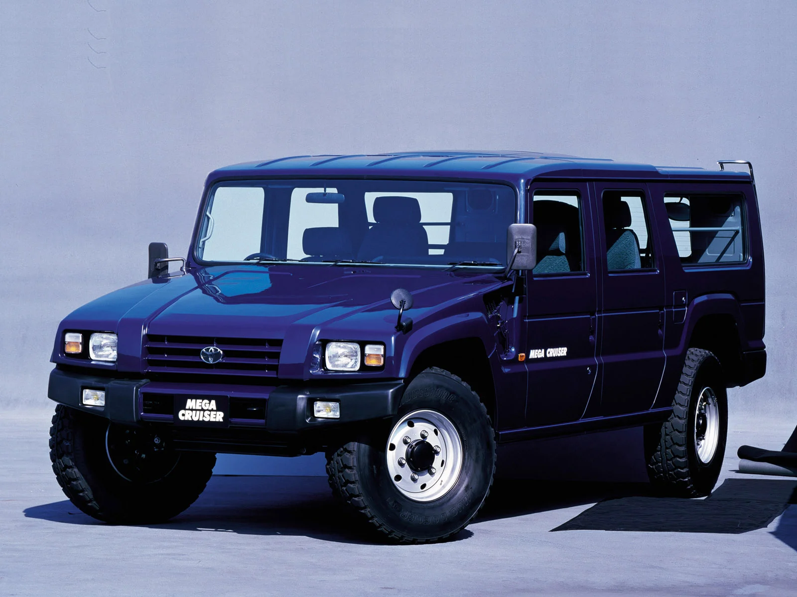Toyota Mega Cruiser na sprzedaż. Jest jak Hummer, ale trochę lepsza