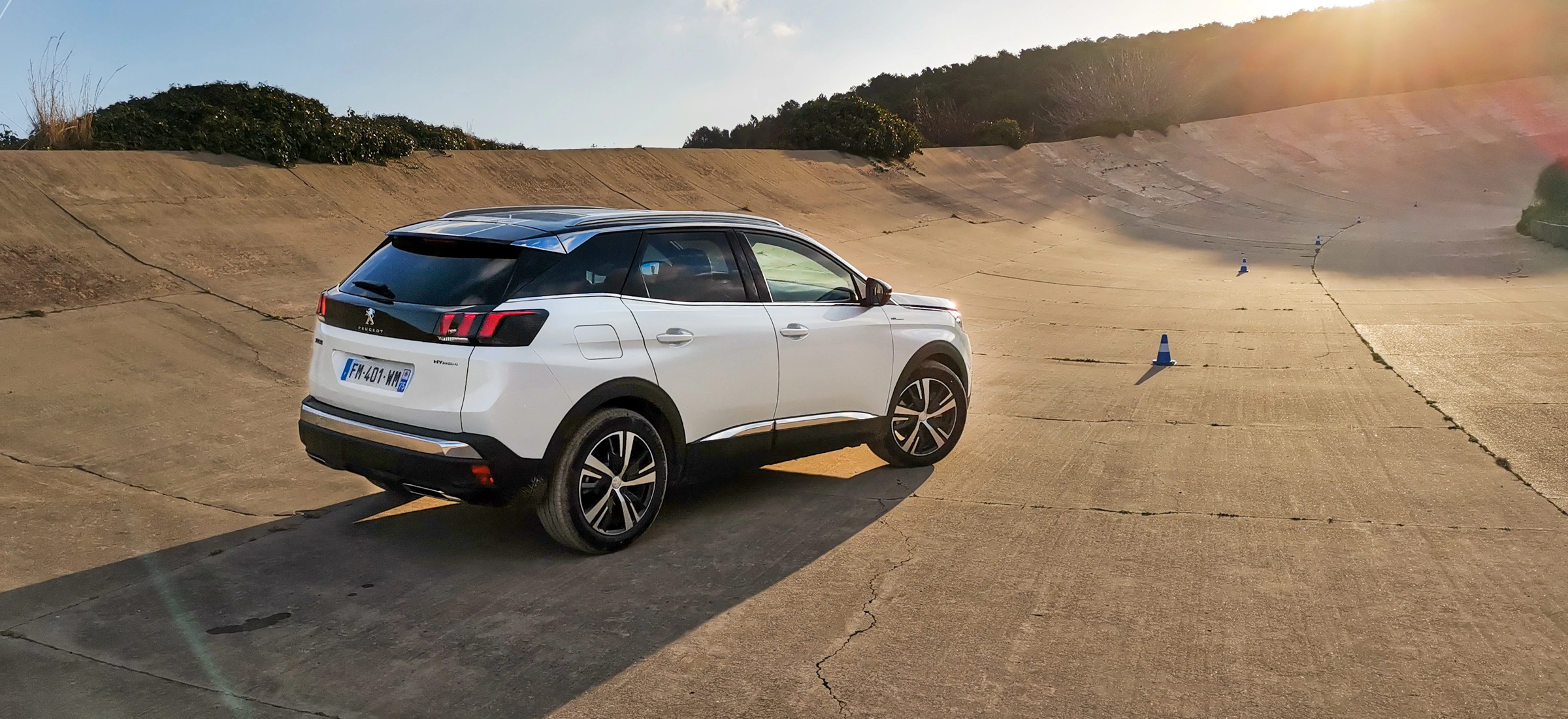 Peugeot 508 3008 hybrid test