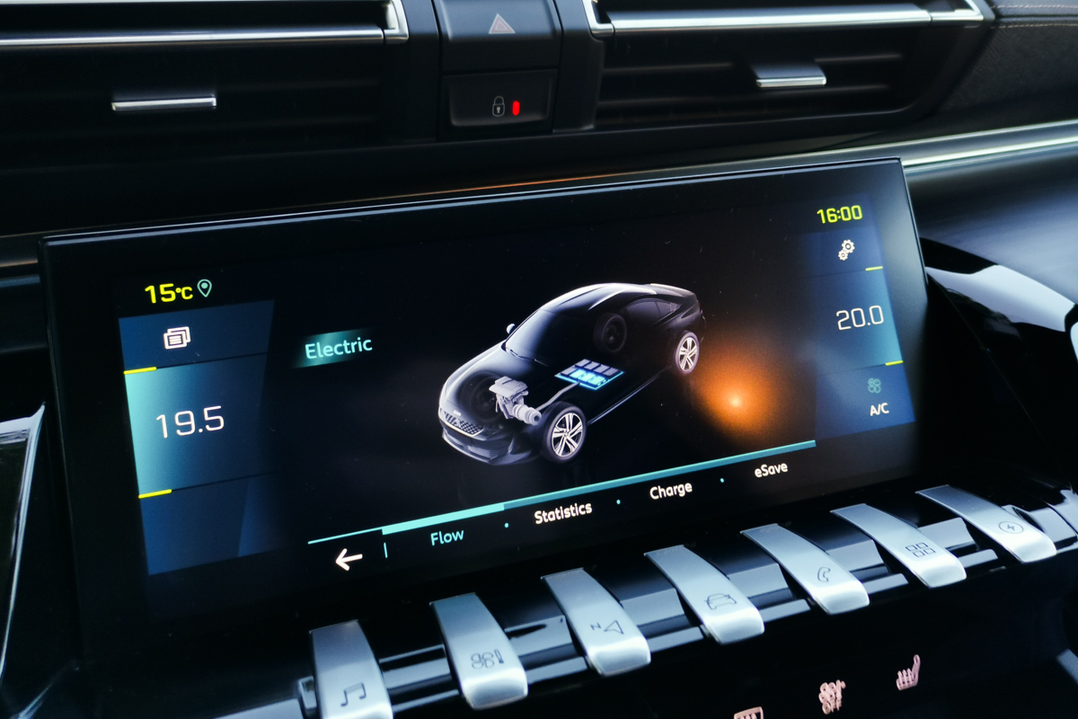 Peugeot 508 3008 hybrid test 