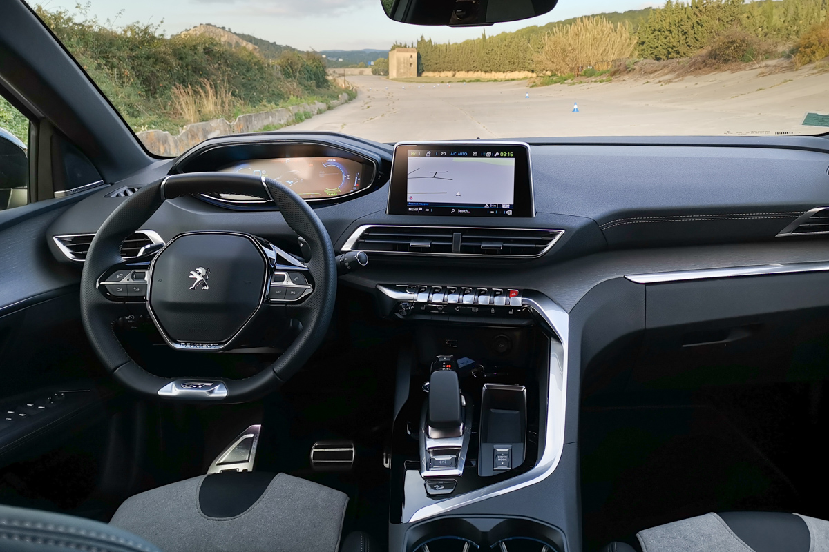 Peugeot 508 3008 hybrid test 