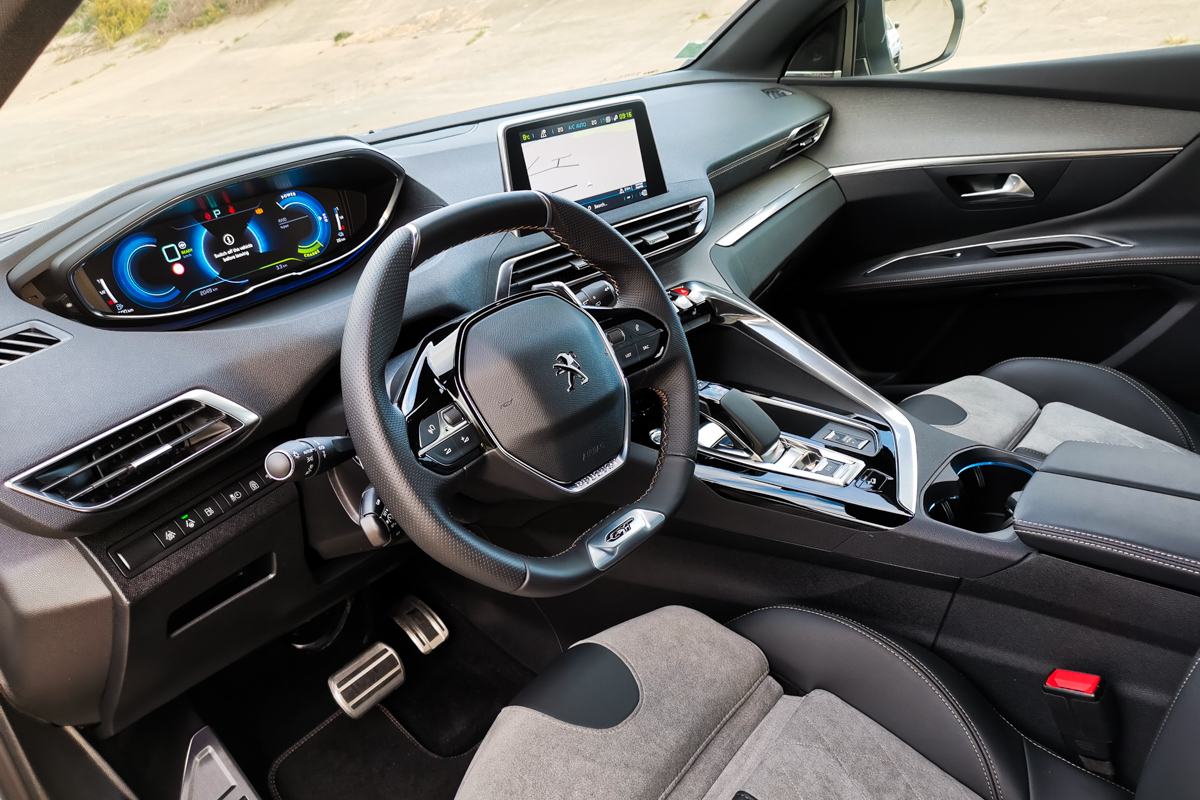 Peugeot 508 3008 hybrid test 