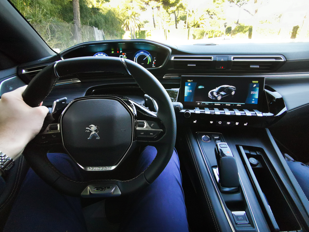 Peugeot 508 3008 hybrid test 