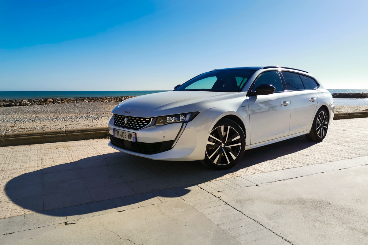 Peugeot 508 3008 hybrid test 