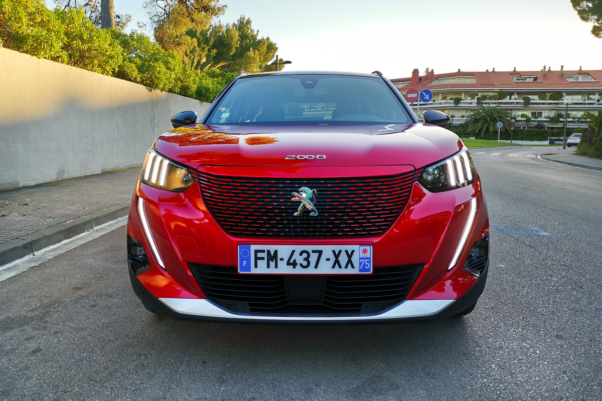 Peugeot e-2008 test  