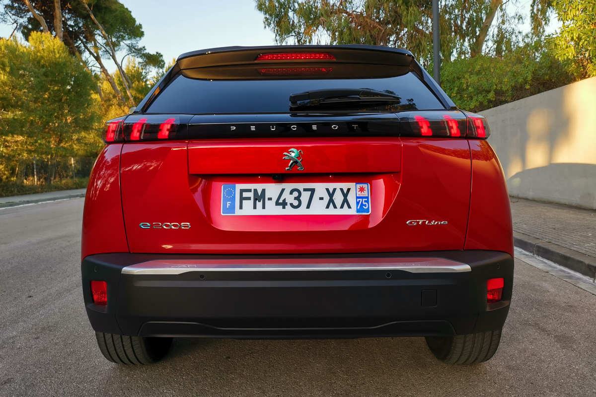 Peugeot e-2008 test  