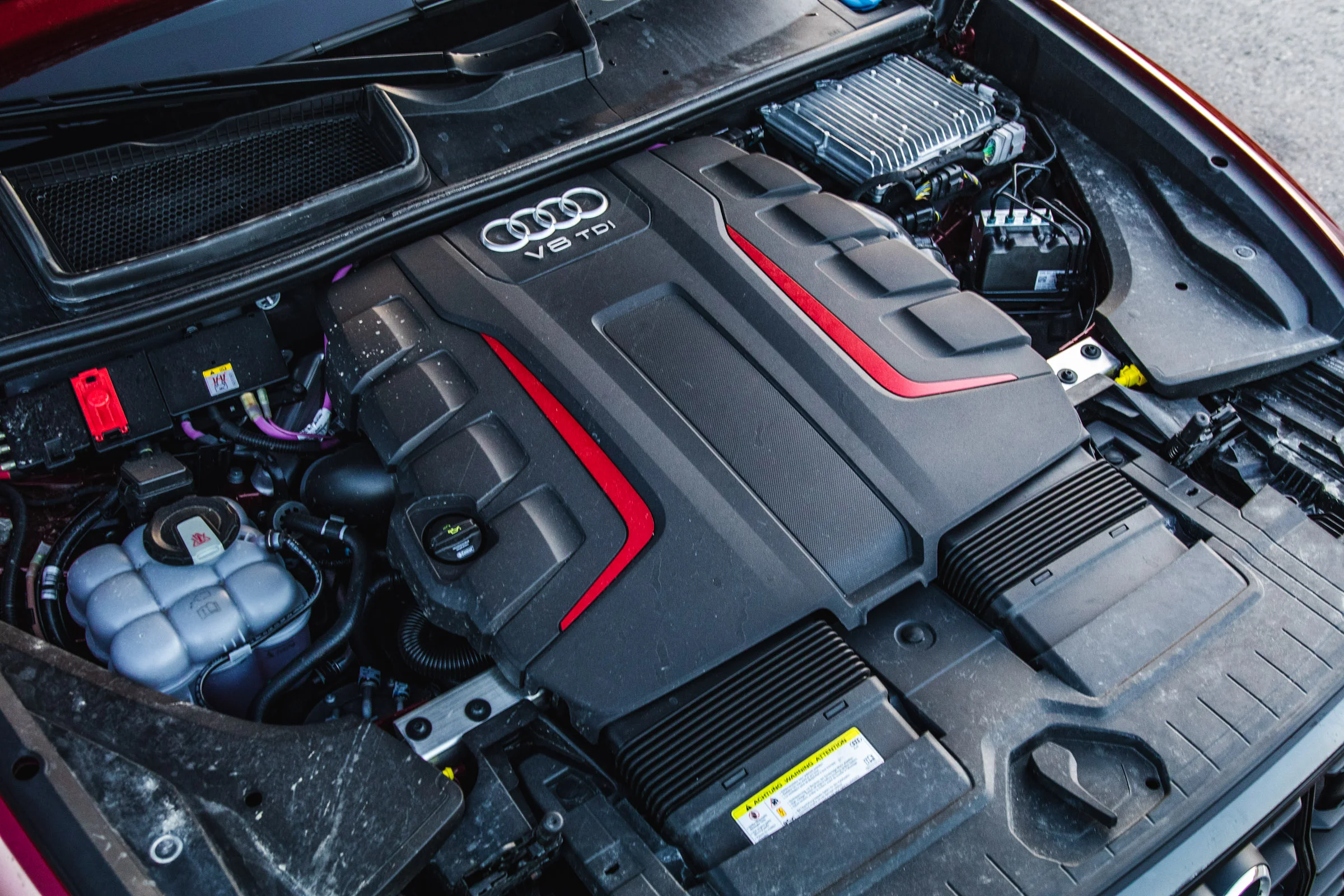 Volkswagen Touareg vs Audi SQ8