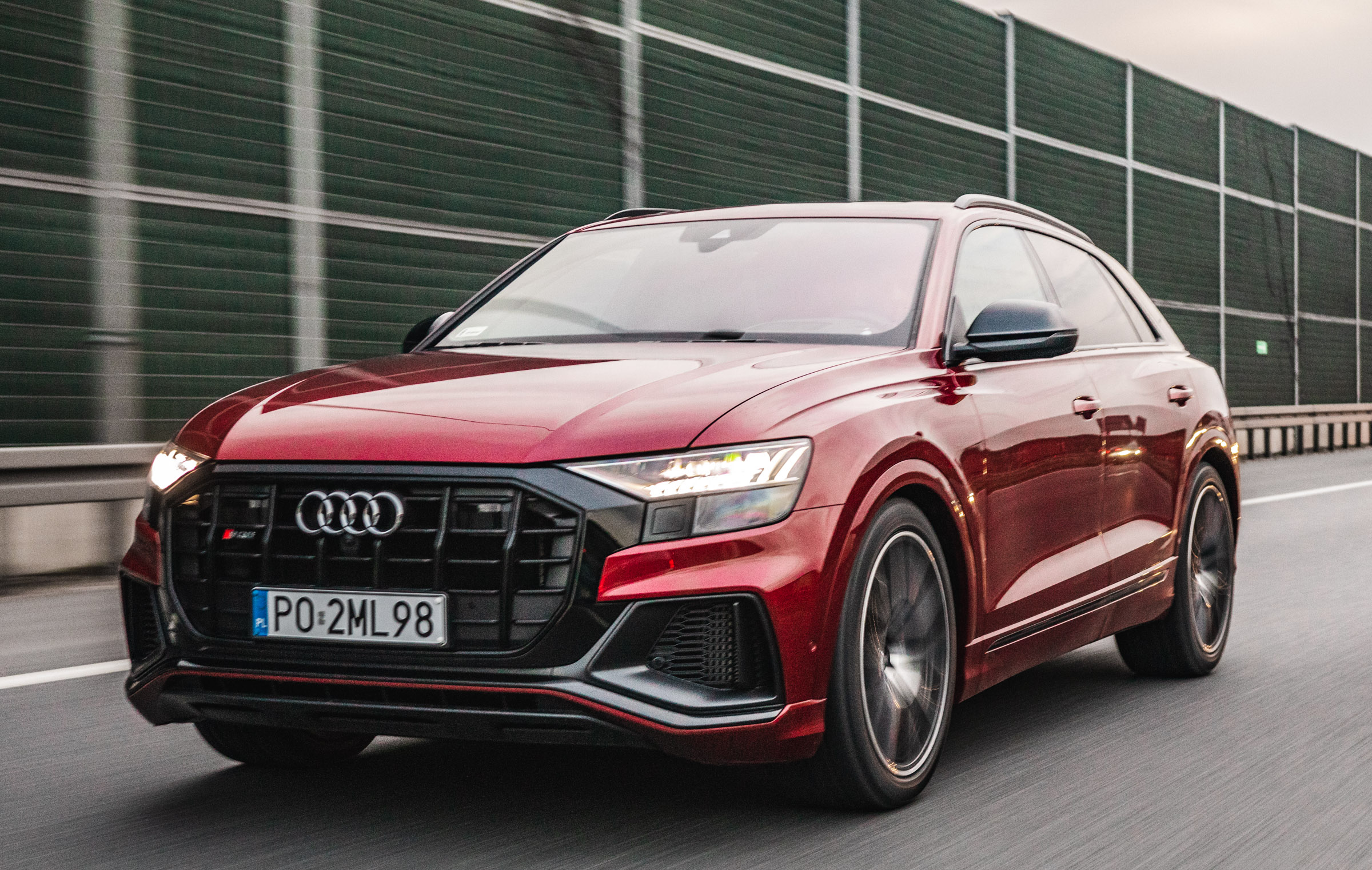 Volkswagen Touareg vs Audi SQ8 