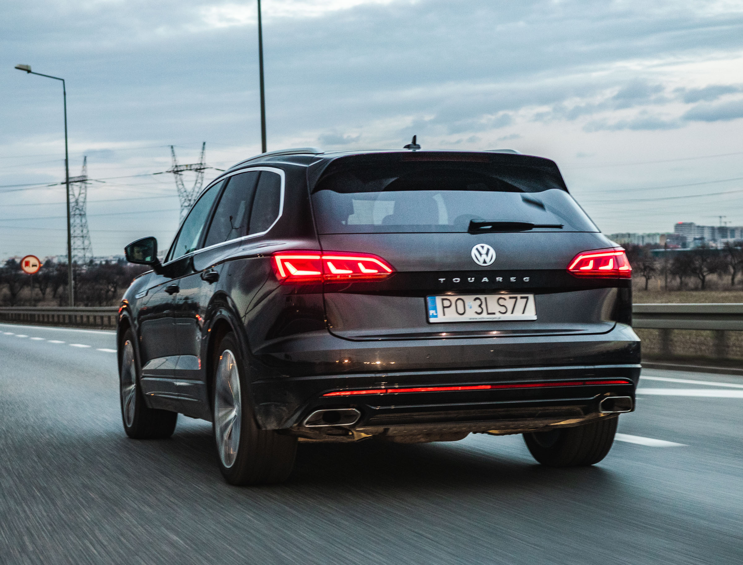 Volkswagen Touareg vs Audi SQ8 