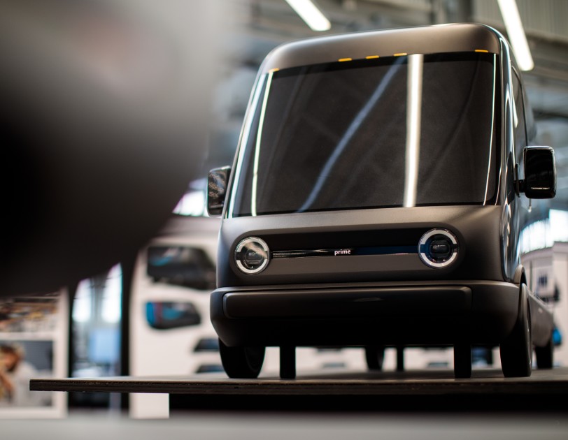 amazon dostawa elektryczny van Rivian 