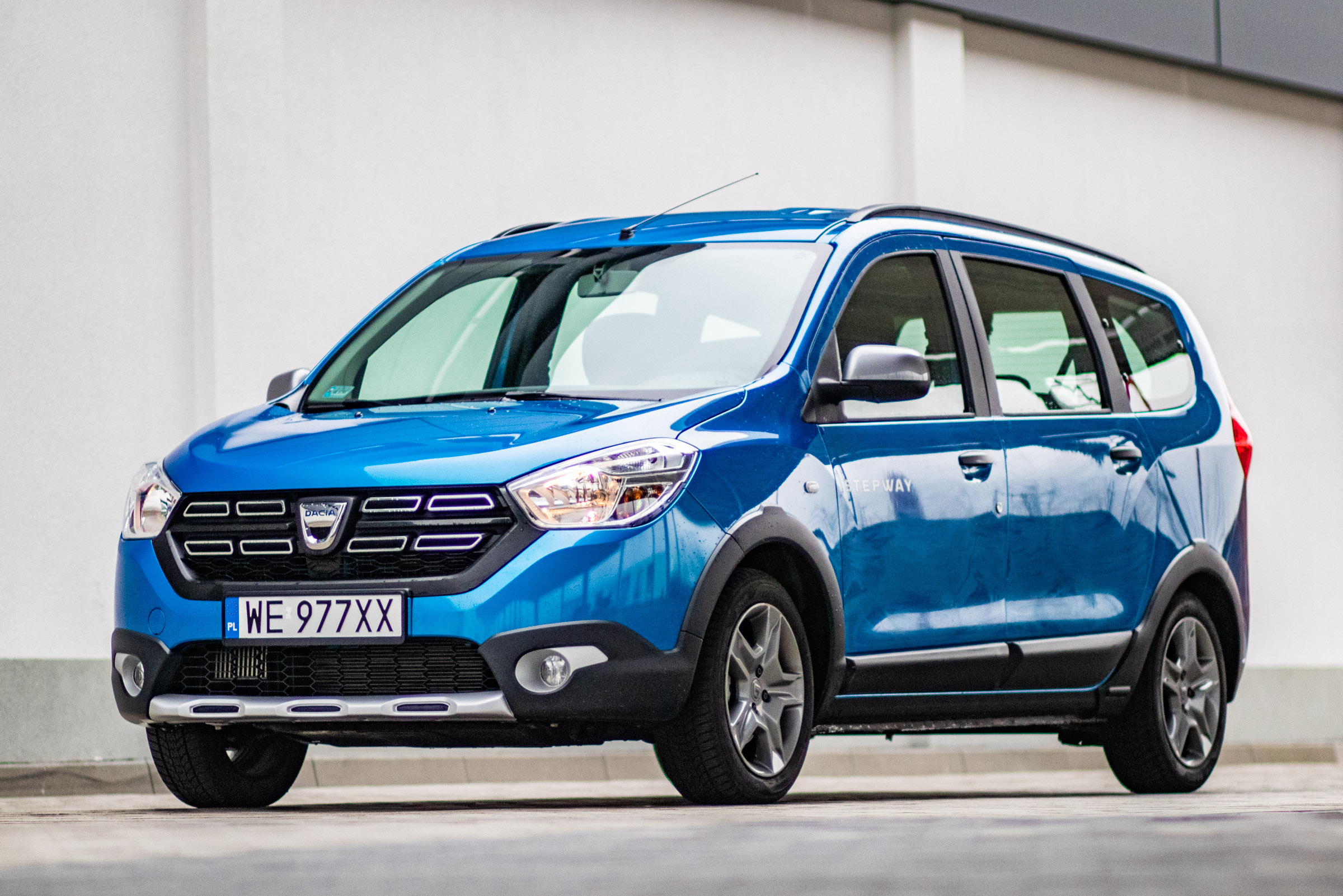 dacia suv 
