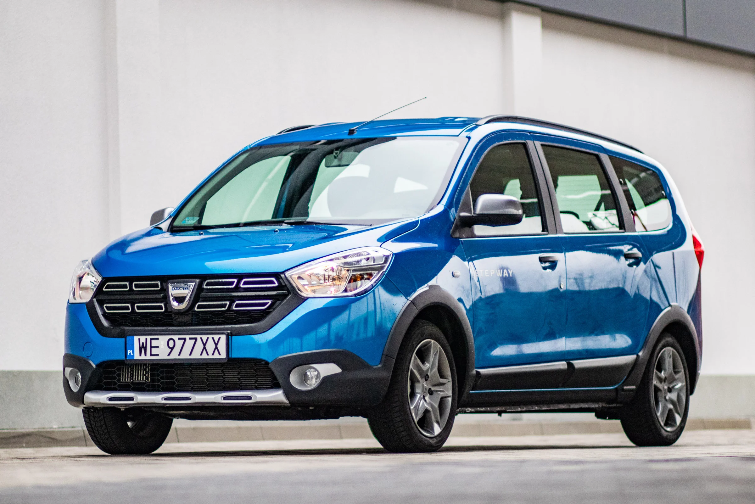 dacia suv 