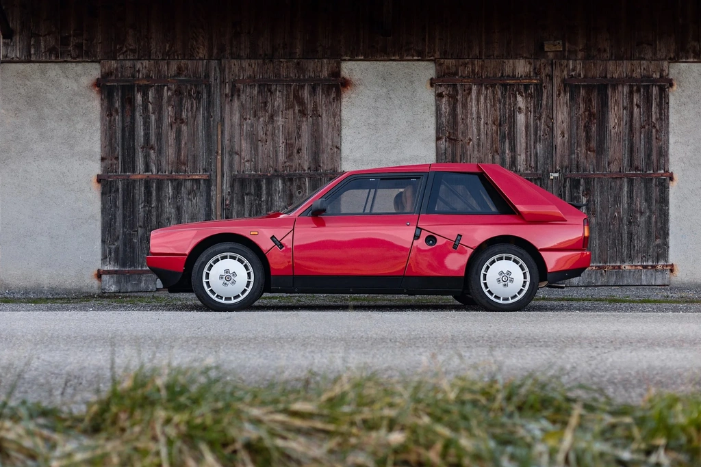 Lancia Delta S4 Stradale