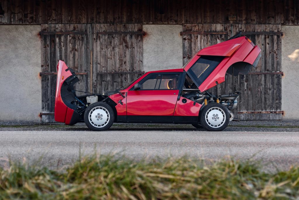 Lancia Delta S4 Stradale 