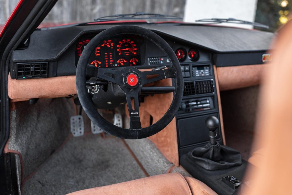 Lancia Delta S4 Stradale 