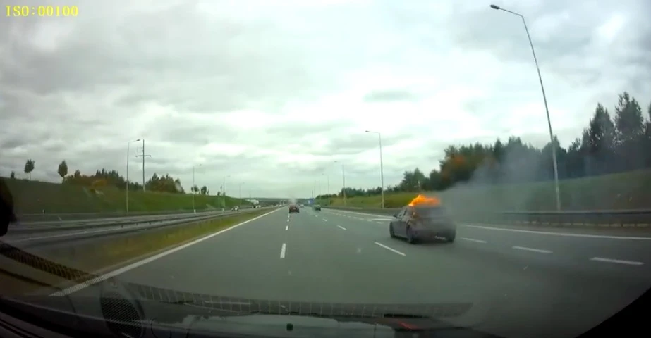pożar samochodu na a2 