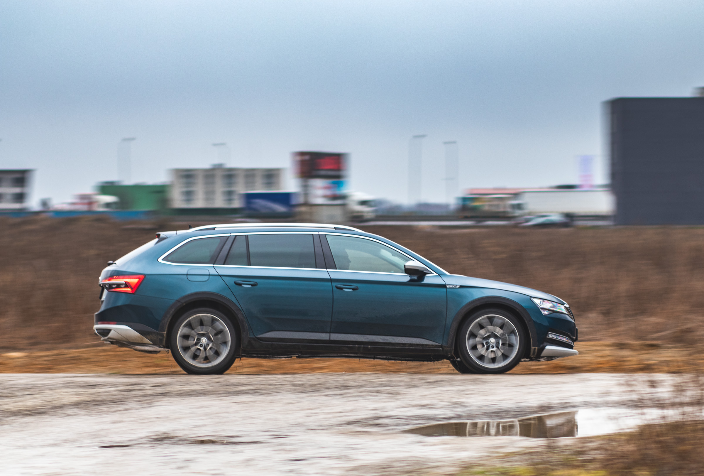 Skoda Superb 4x4 scout test 2020 