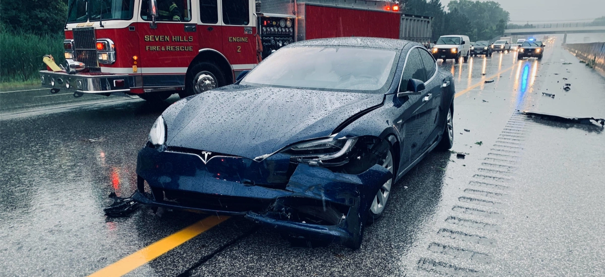 używana tesla koszty autopilot
