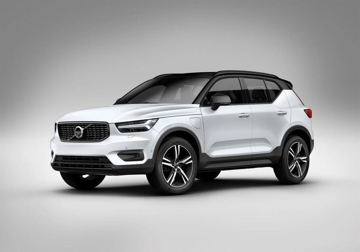 Volvo XC40 plug-in hybrid cena