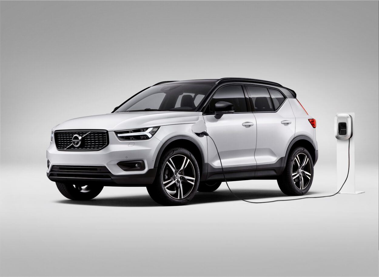 Volvo XC40 plug-in hybrid cena