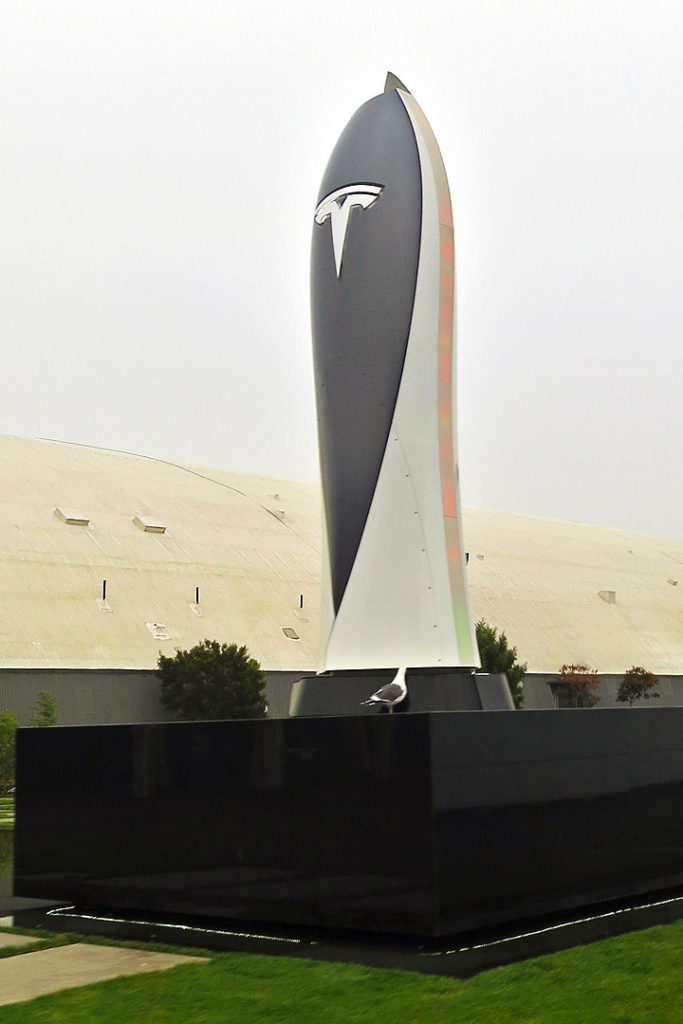 ile samochodów produkuje Tesla 
