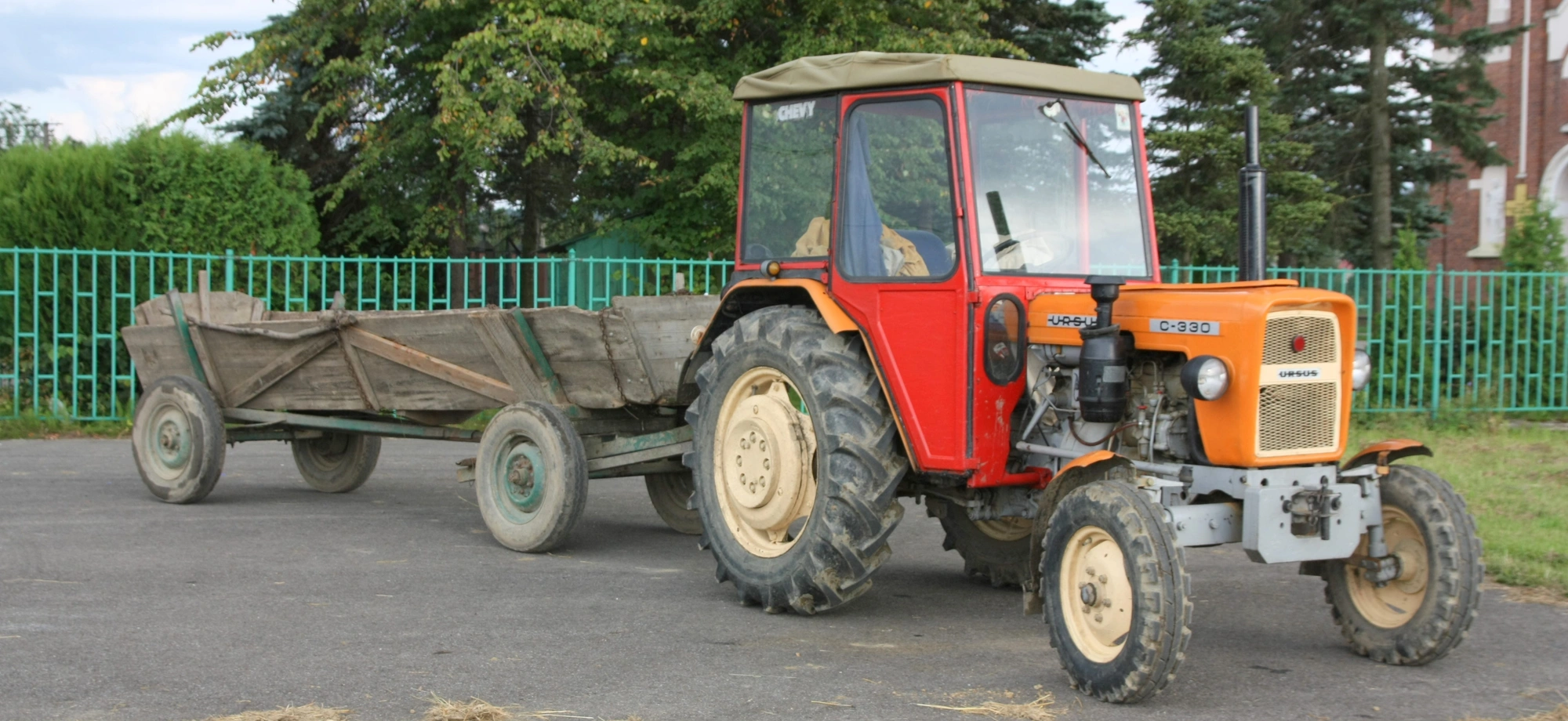 ursus c-330 fabrycznie nowy
