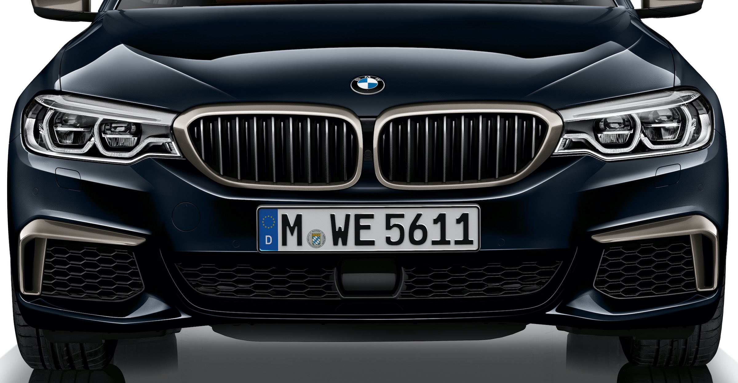 Wyciekły zdjęcia BMW serii 5 po liftingu. Tak, dalej ma małe nerki