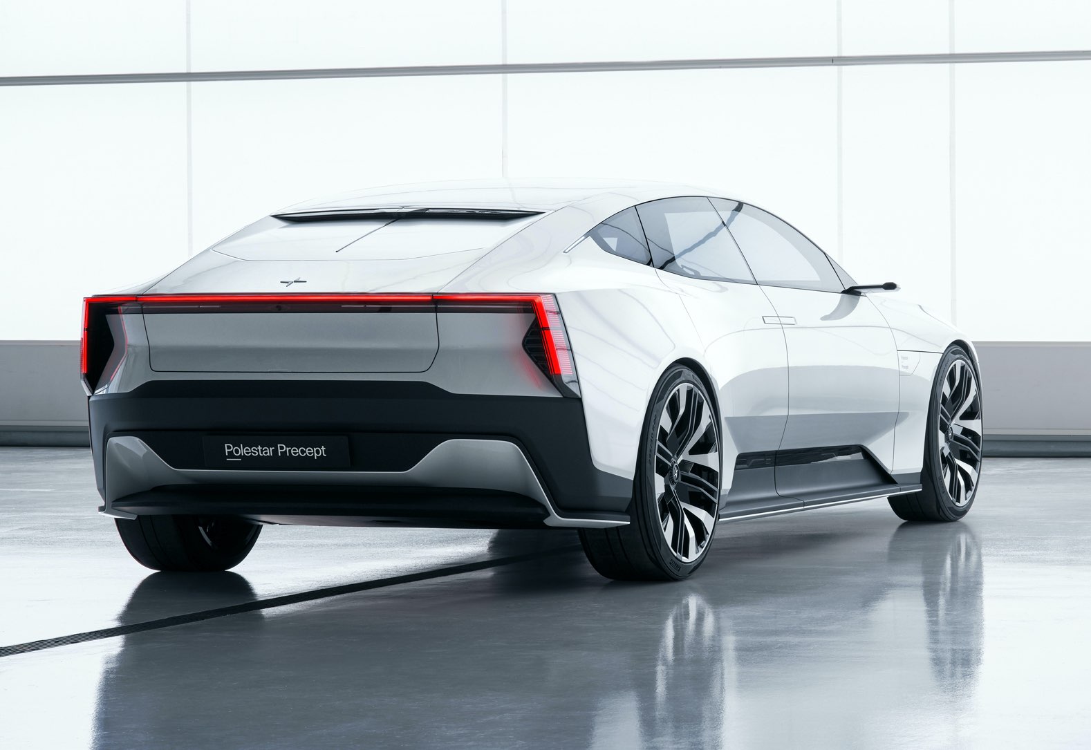 Polestar Precept 