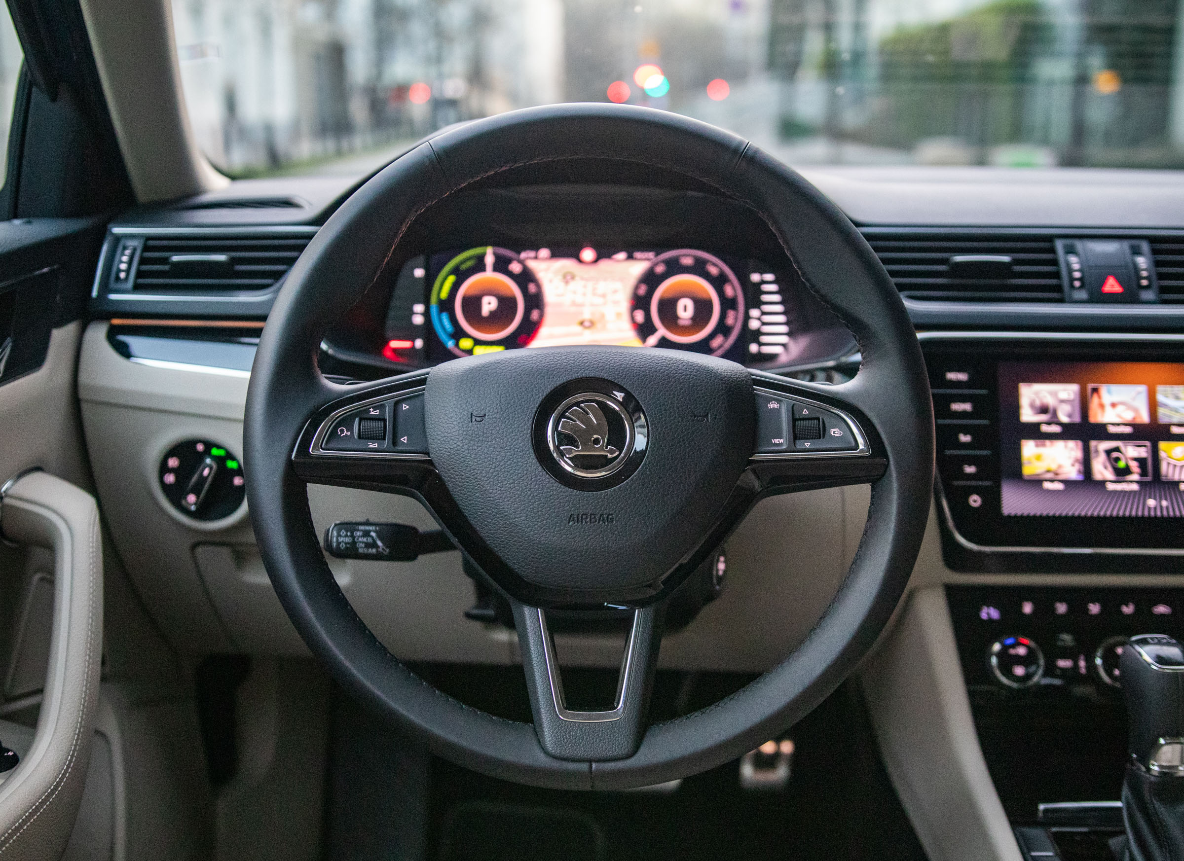 Skoda Superb iv Hybrid test 
