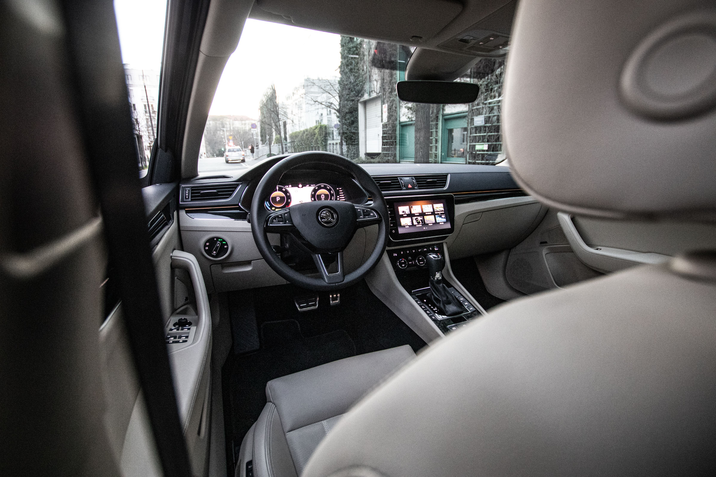Skoda Superb iv Hybrid test 