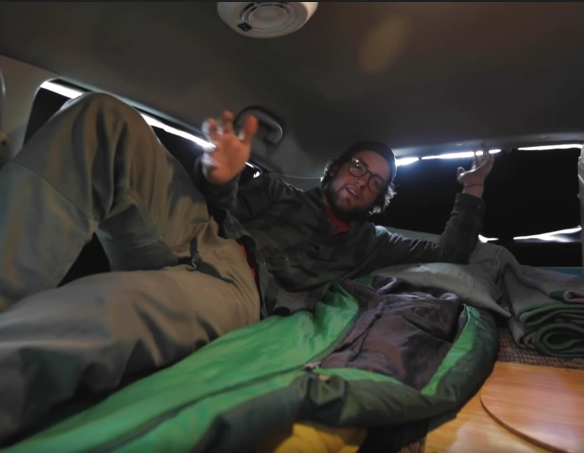 kamper z samochodu osobowego