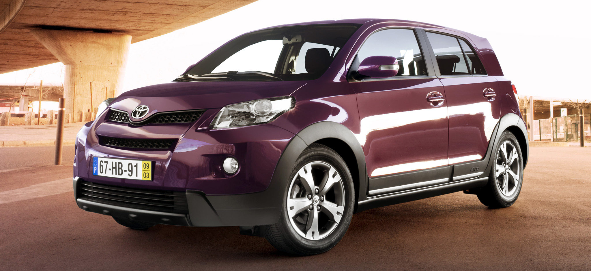 nowy crossover toyoty